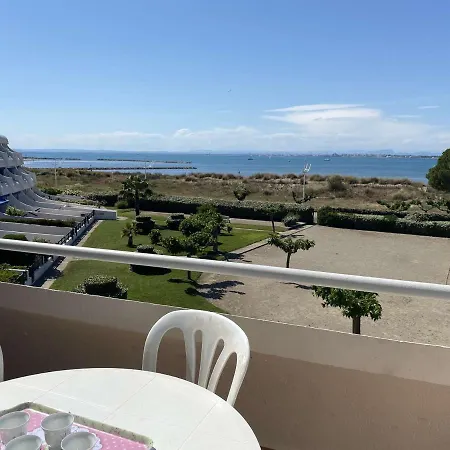 Appartement Climatise 3 Pieces Avec Parking A Port Camargue - Fr-1-250-83 *