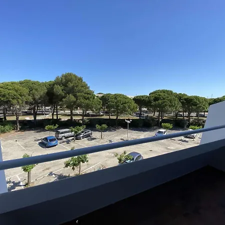 Appartement Climatise 3 Pieces Avec Parking A Port Camargue - Fr-1-250-83 *